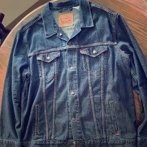 Levi’s Denim Trucker Jacket (Dark Wash)
